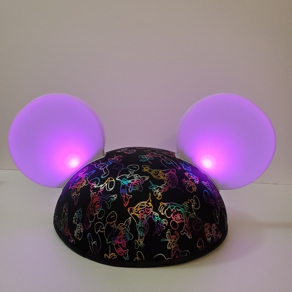 🎆 Disney Parks - Mickey Ears hat - light up glow with the show 🎆